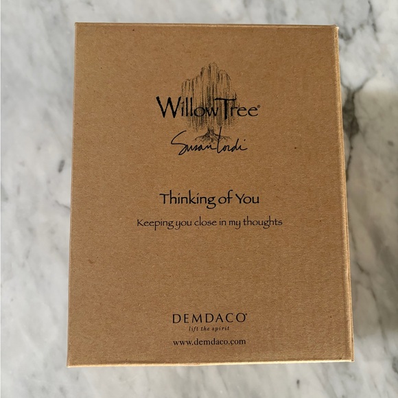 Willow Tree Angel Figurine by Susan Lordi | keepsake | Original Box - Picture 2 of 14